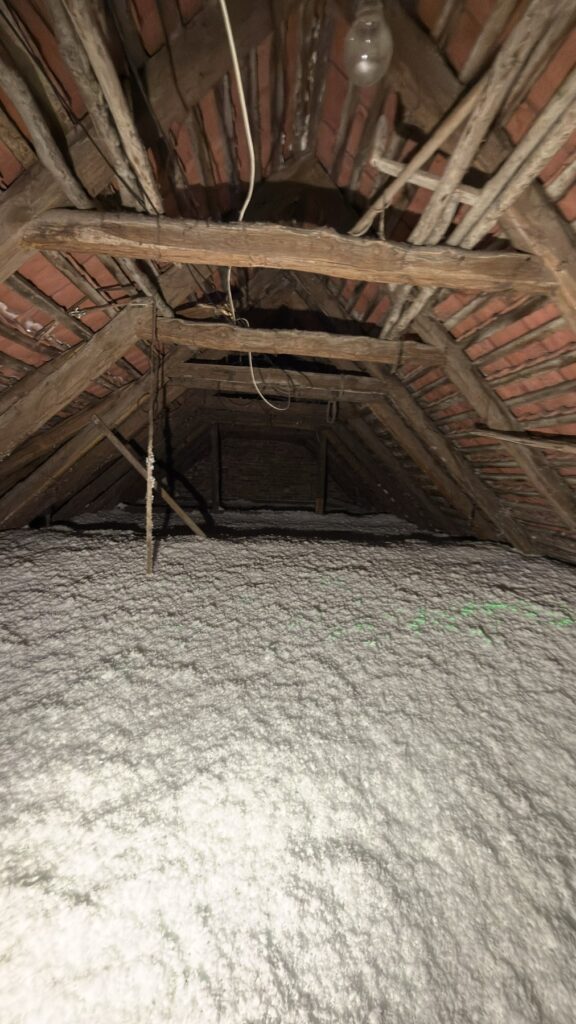 Domov 2 Rekonštrukcia fúkanej izolácie